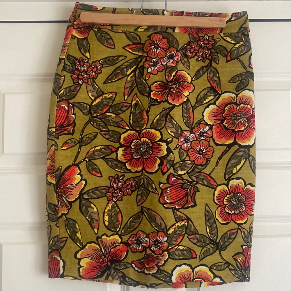 Ann Taylor LOFT Pencil Skirt Size 2 Bold Floral Print Cotton Blend Fall OOTD